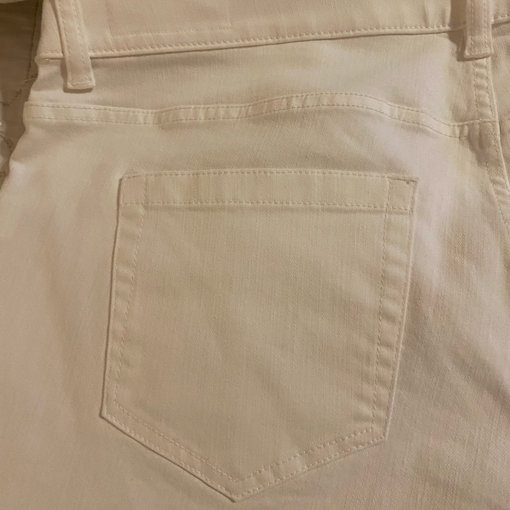 Vince Camuto White Demin Jeans - Size 16W